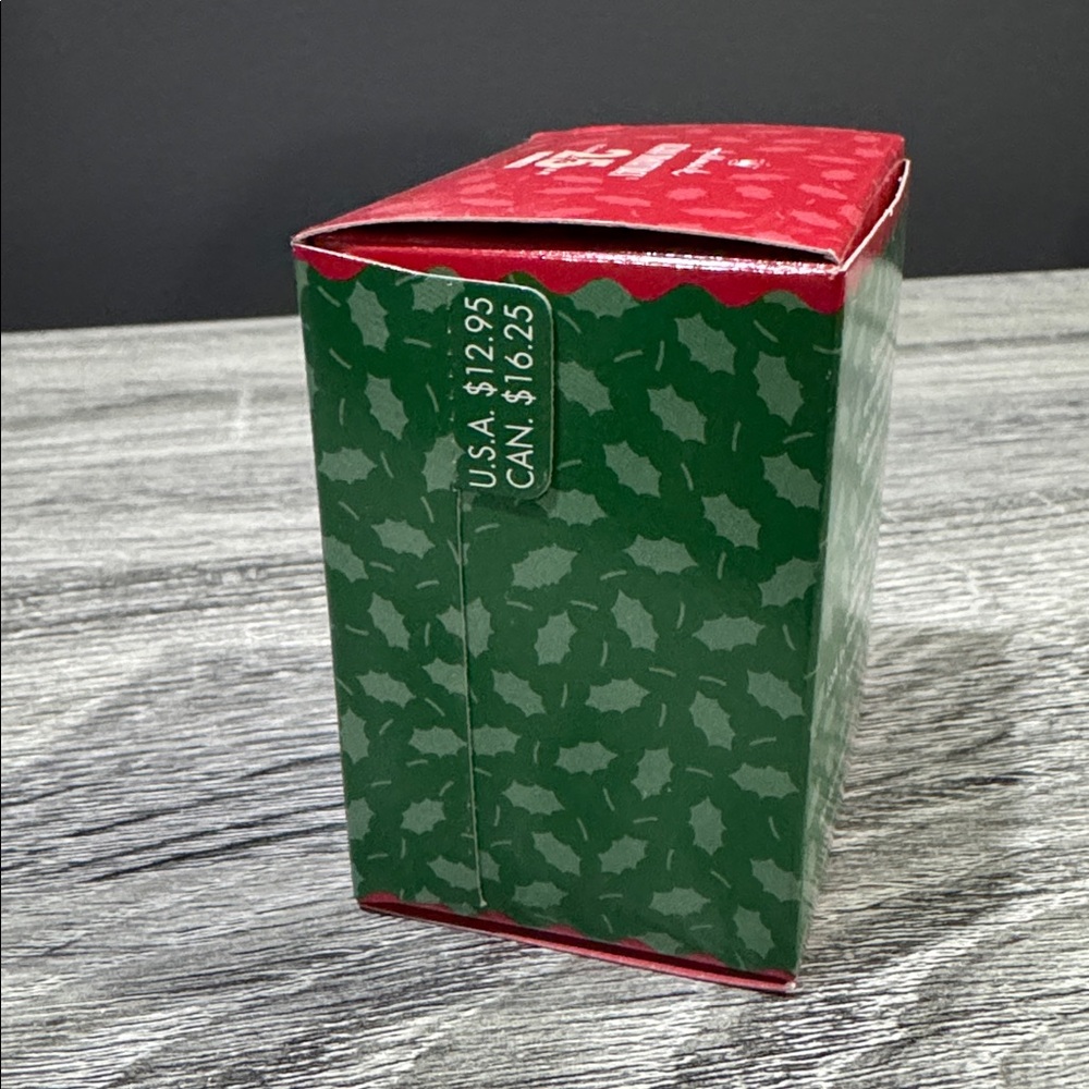 Hallmark | Merry Miniatures: 25th Anniversary Edition Teddy Bear Figures - Picture 3 of 16